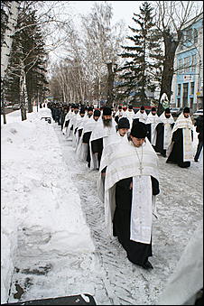 19 января 2007 г., Барнаул   Крестный ход в Барнауле на праздник Крещения Господня 