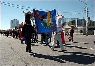 1 июня 2006 г, Барнаул   <P>Открытие детского праздника на пл.Сахарова</P>