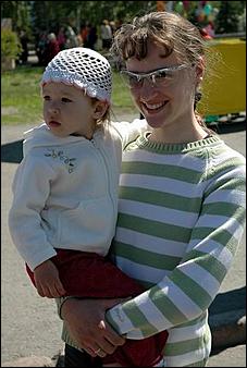 1 июня 2006 г, Барнаул   <P>Открытие детского праздника на пл.Сахарова</P>