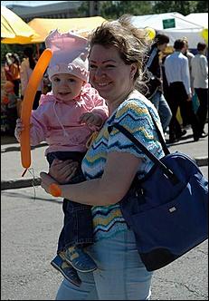 1 июня 2006 г, Барнаул   <P>Открытие детского праздника на пл.Сахарова</P>