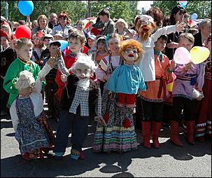 1 июня 2006 г, Барнаул   <P>Открытие детского праздника на пл.Сахарова</P>