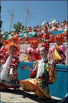 1 июня 2006 г, Барнаул   <P>Открытие детского праздника на пл.Сахарова</P>