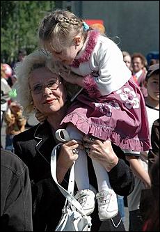 1 июня 2006 г, Барнаул   <P>Открытие детского праздника на пл.Сахарова</P>