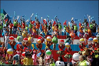 1 июня 2006 г, Барнаул   <P>Открытие детского праздника на пл.Сахарова</P>