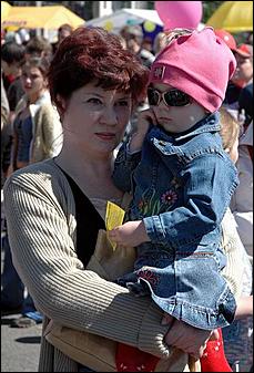 1 июня 2006 г, Барнаул   <P>Открытие детского праздника на пл.Сахарова</P>