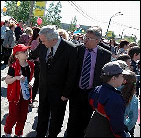 1 июня 2006 г, Барнаул   <P>Открытие детского праздника на пл.Сахарова</P>