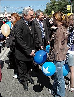 1 июня 2006 г, Барнаул   <P>Открытие детского праздника на пл.Сахарова</P>