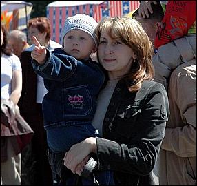 1 июня 2006 г, Барнаул   <P>Открытие детского праздника на пл.Сахарова</P>