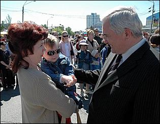 1 июня 2006 г, Барнаул   <P>Открытие детского праздника на пл.Сахарова</P>