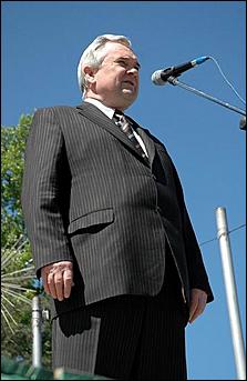 1 июня 2006 г, Барнаул   <P>Открытие детского праздника на пл.Сахарова</P>