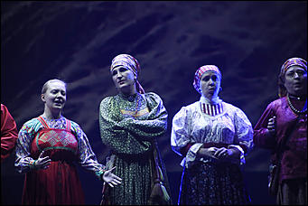 23 октября 2019 г., Барнаул. Екатерина Смолихина   Почетный караул, танцы и мини-копия памятника: как прошел праздничный концерт в честь 100-летия Михаила Калашникова