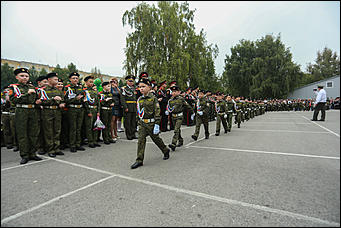 1 сентября 2017 г., Барнаул. Екатерина Смолихина   Марш сквозь слёзы: как прошло 1 сентября у барнаульских кадетов