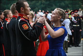 1 сентября 2017 г., Барнаул. Екатерина Смолихина   Марш сквозь слёзы: как прошло 1 сентября у барнаульских кадетов