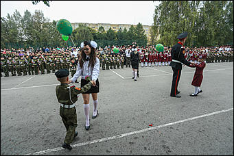 1 сентября 2017 г., Барнаул. Екатерина Смолихина   Марш сквозь слёзы: как прошло 1 сентября у барнаульских кадетов