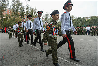 1 сентября 2017 г., Барнаул. Екатерина Смолихина   Марш сквозь слёзы: как прошло 1 сентября у барнаульских кадетов