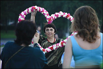 1 августа 2017 г., Барнаул. Смолихина Екатерина   Праздник красоты: десятки жительниц Барнаула приняли участие во флешмобе женственности 