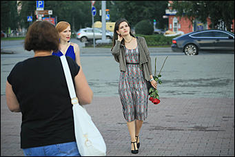 1 августа 2017 г., Барнаул. Смолихина Екатерина   Праздник красоты: десятки жительниц Барнаула приняли участие во флешмобе женственности 