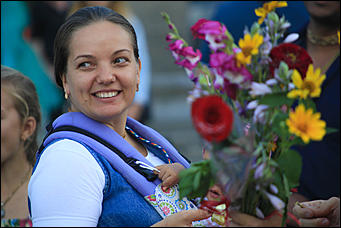 1 августа 2017 г., Барнаул. Смолихина Екатерина   Праздник красоты: десятки жительниц Барнаула приняли участие во флешмобе женственности 