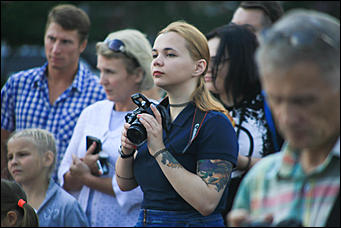 1 августа 2017 г., Барнаул. Смолихина Екатерина   Праздник красоты: десятки жительниц Барнаула приняли участие во флешмобе женственности 