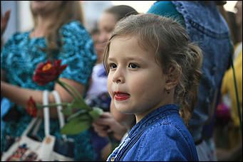 1 августа 2017 г., Барнаул. Смолихина Екатерина   Праздник красоты: десятки жительниц Барнаула приняли участие во флешмобе женственности 