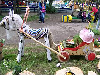 31 август 2013 г., Барнаул   35 лет Индустриальному району: цветы и рукодельники