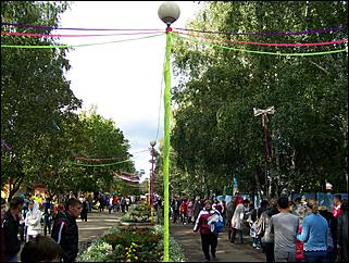 31 август 2013 г., Барнаул   35 лет Индустриальному району: цветы и рукодельники