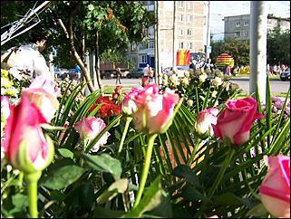 31 август 2013 г., Барнаул   35 лет Индустриальному району: цветы и рукодельники