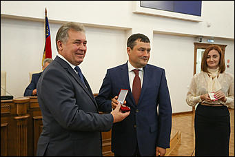 29 августа 2019 г., Барнаул   И смех и грех. Кого награждали, а кого отправляли в отставку на сессии АКЗС