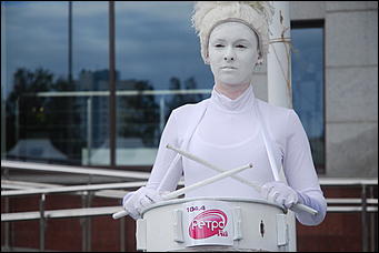 31 августа 2013 г., Барнаул   «Ожившие статуи» в Барнауле от Ретро FM