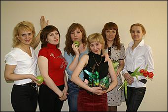 7 марта 2008 г., Барнаул   Эти женщины делают "Амик"