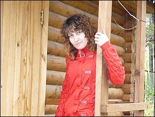 7 марта 2008 г., Барнаул   Эти женщины делают "Амик"