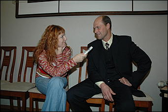 7 марта 2008 г., Барнаул   Эти женщины делают "Амик"