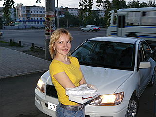 7 марта 2008 г., Барнаул   Эти женщины делают "Амик"