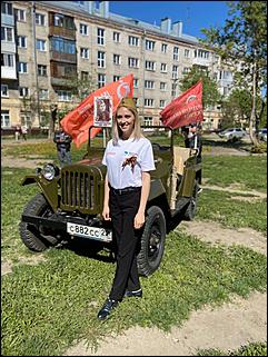 9 мая, Барнаул   "Фронтовые бригады" во дворе. Как в Барнауле поздравляли ветеранов с Днем Победы. Фоторепортаж