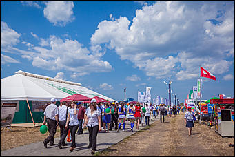 11 июля 2014 года   Автоцентр АНТ стал самым ярким участником Агрофорума День Сибирского поля!