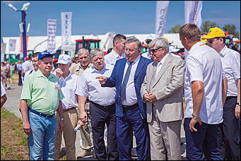 11 июля 2014 года   Автоцентр АНТ стал самым ярким участником Агрофорума День Сибирского поля!