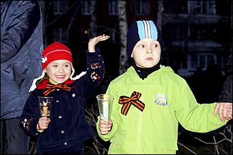 9 мая 2006 г, Барнаул   <P>Дорога памяти. Шествие в Индустриальном районе</P>