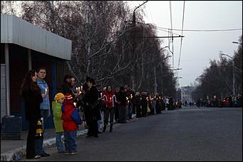 9 мая 2006 г, Барнаул   <P>Дорога памяти. Шествие в Индустриальном районе</P>