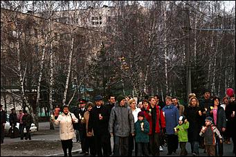 9 мая 2006 г, Барнаул   <P>Дорога памяти. Шествие в Индустриальном районе</P>
