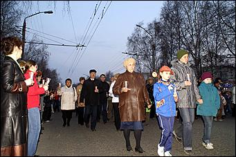 9 мая 2006 г, Барнаул   <P>Дорога памяти. Шествие в Индустриальном районе</P>