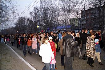 9 мая 2006 г, Барнаул   <P>Дорога памяти. Шествие в Индустриальном районе</P>