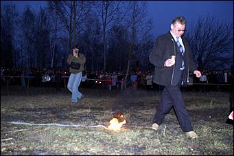 9 мая 2006 г, Барнаул   <P>Дорога памяти. Шествие в Индустриальном районе</P>