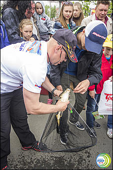 9 мая 2014 г., Барнаул   День Великой Победы с Радио МИР Барнаул (90,2 FM)