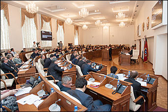 27 апрель 2016 г., Барнаул   Как сегодня выглядели депутаты на очередной сессии АКЗС