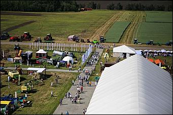 16-17 июля 2015 г., Барнаул   Фотофакты. Автоцентр АНТ - официальный дилер Hyundai стал участником агрофорума "День сибирского поля-2015