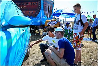 16-17 июля 2015 г., Барнаул   Фотофакты. Автоцентр АНТ - официальный дилер Hyundai стал участником агрофорума "День сибирского поля-2015