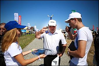 16-17 июля 2015 г., Барнаул   Фотофакты. Автоцентр АНТ - официальный дилер Hyundai стал участником агрофорума "День сибирского поля-2015