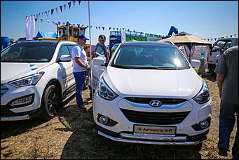 16-17 июля 2015 г., Барнаул   Фотофакты. Автоцентр АНТ - официальный дилер Hyundai стал участником агрофорума "День сибирского поля-2015