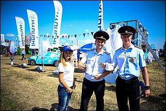 16-17 июля 2015 г., Барнаул   Фотофакты. Автоцентр АНТ - официальный дилер Hyundai стал участником агрофорума "День сибирского поля-2015