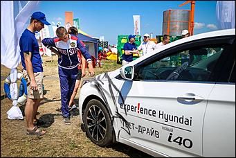 16-17 июля 2015 г., Барнаул   Фотофакты. Автоцентр АНТ - официальный дилер Hyundai стал участником агрофорума "День сибирского поля-2015